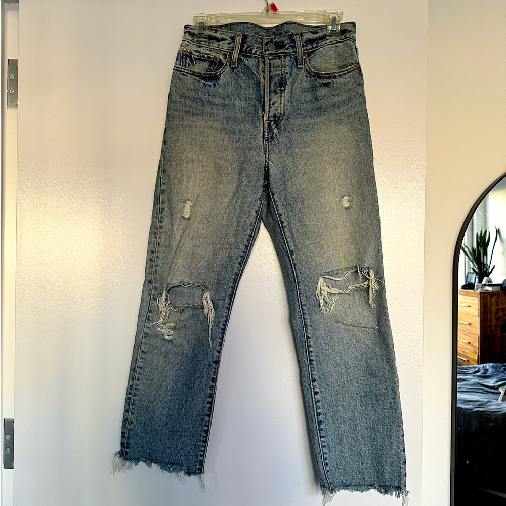 Levi’s Distressed Ankle Wedgie with Raw Hem